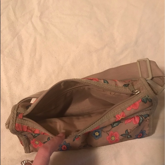 Purse - Picture 2 of 5